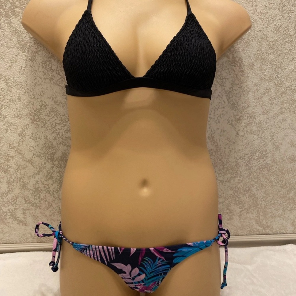 Black Top Multicolor Floral Bottom